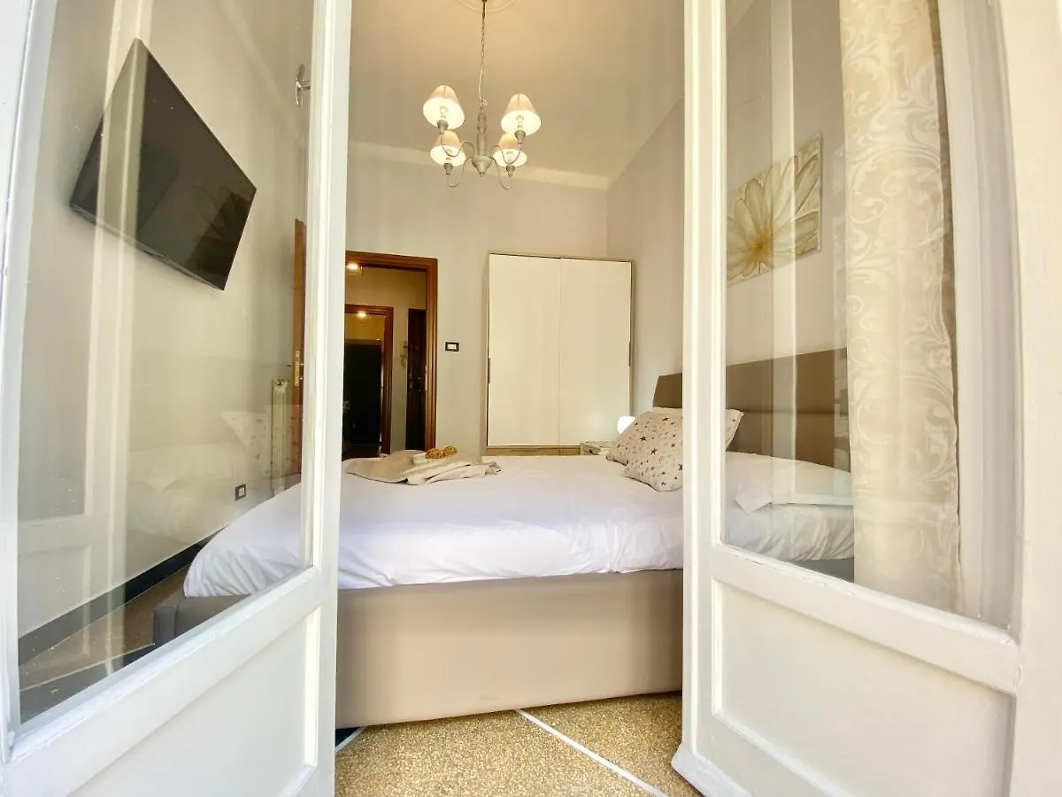 Casaviva - Lovely Bilo In Ancient Genoa Apartment 0*,  Italy